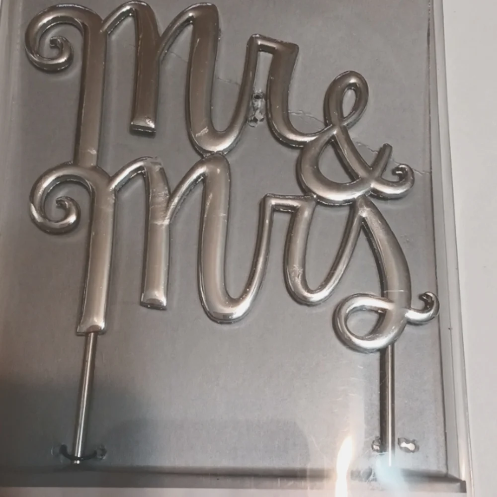 cake topper